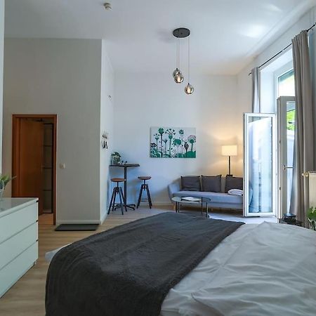 Cozy-Livings Altbau Mit Terrasse Und Kueche Am Stadtpark Бад Наухайм Екстериор снимка